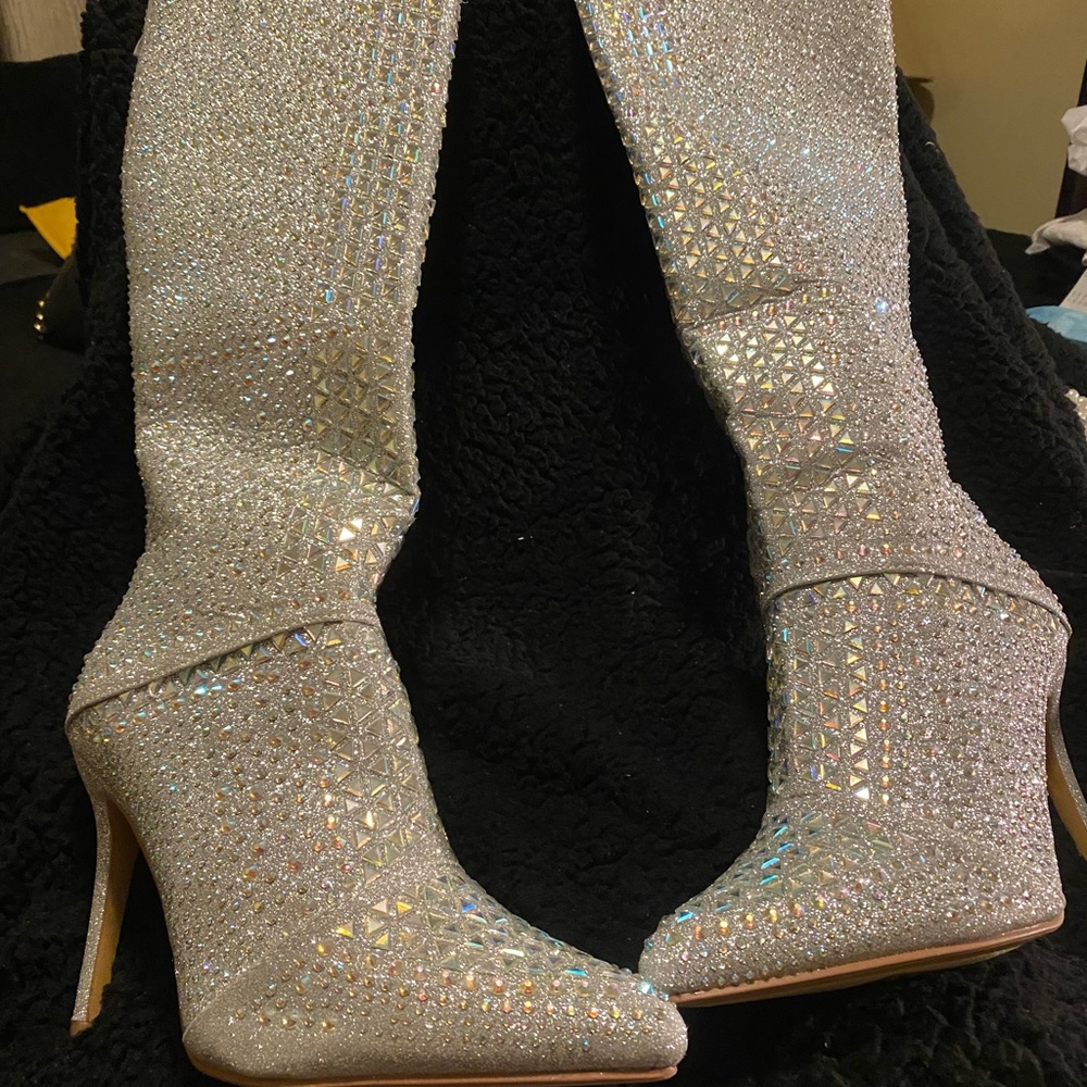 Boots - Picture 6 of 7